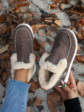 Load image into Gallery viewer, Cozy Furry Suede Round Toe Flat Sneakers
